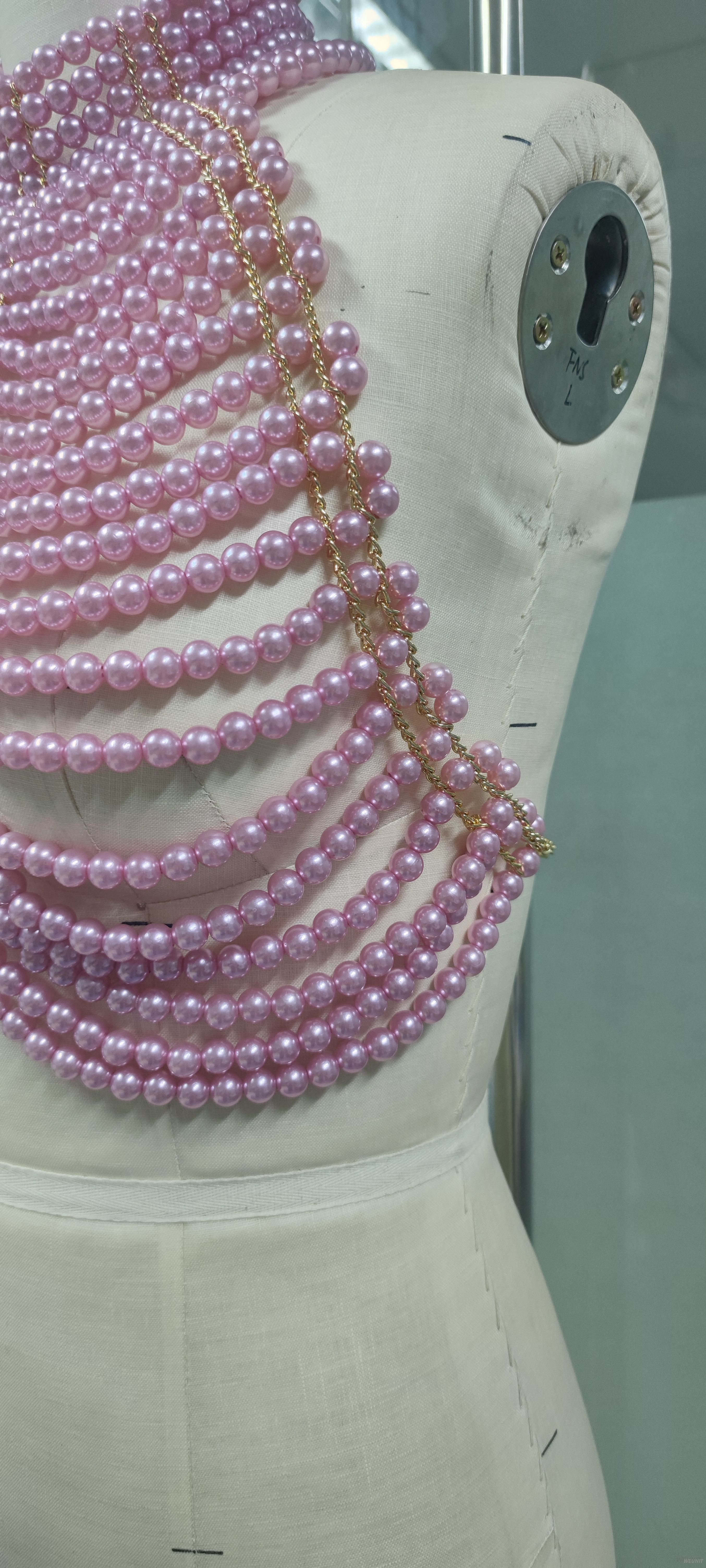 Exquisito top corto de crochet bordado con perlas HECHO A MANO