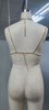 Top corto con cadena y cuerpo con cuentas de colores