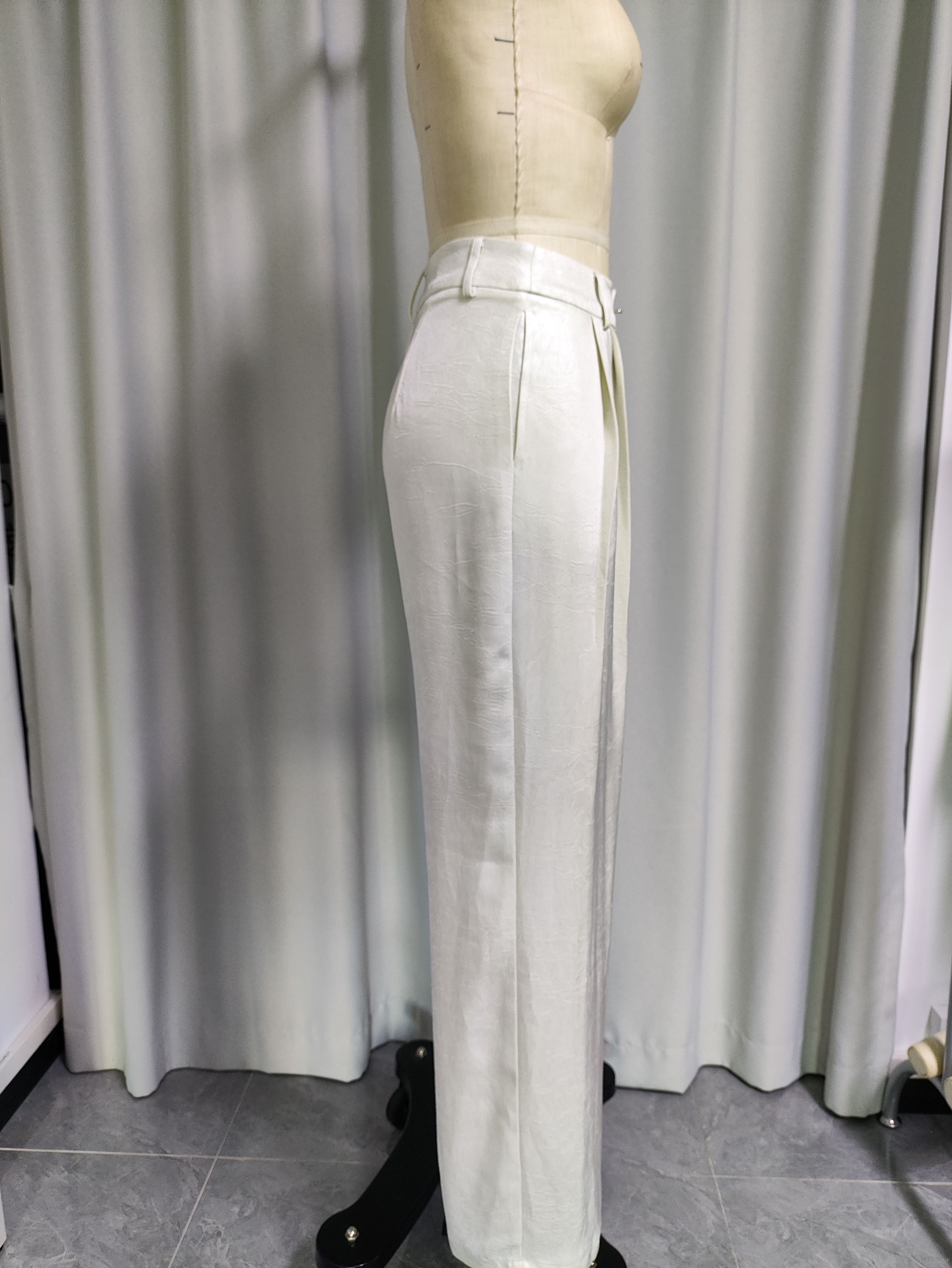 Pantal&oacute;n ancho color marfil de talle alto para mujer