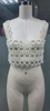 Exquisito top corto de crochet con bordado de perlas
