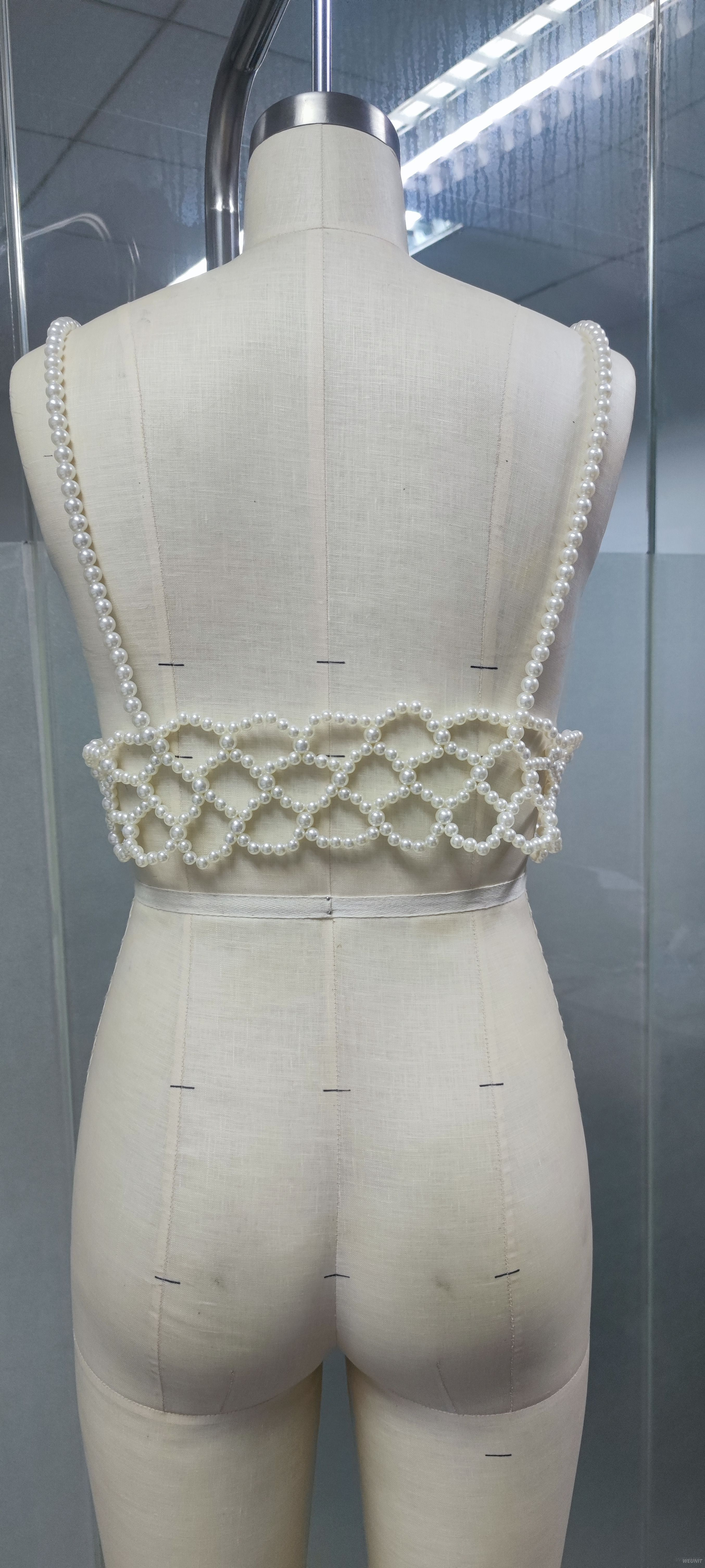 Exquisito top corto de crochet bordado con perlas HECHO A MANO
