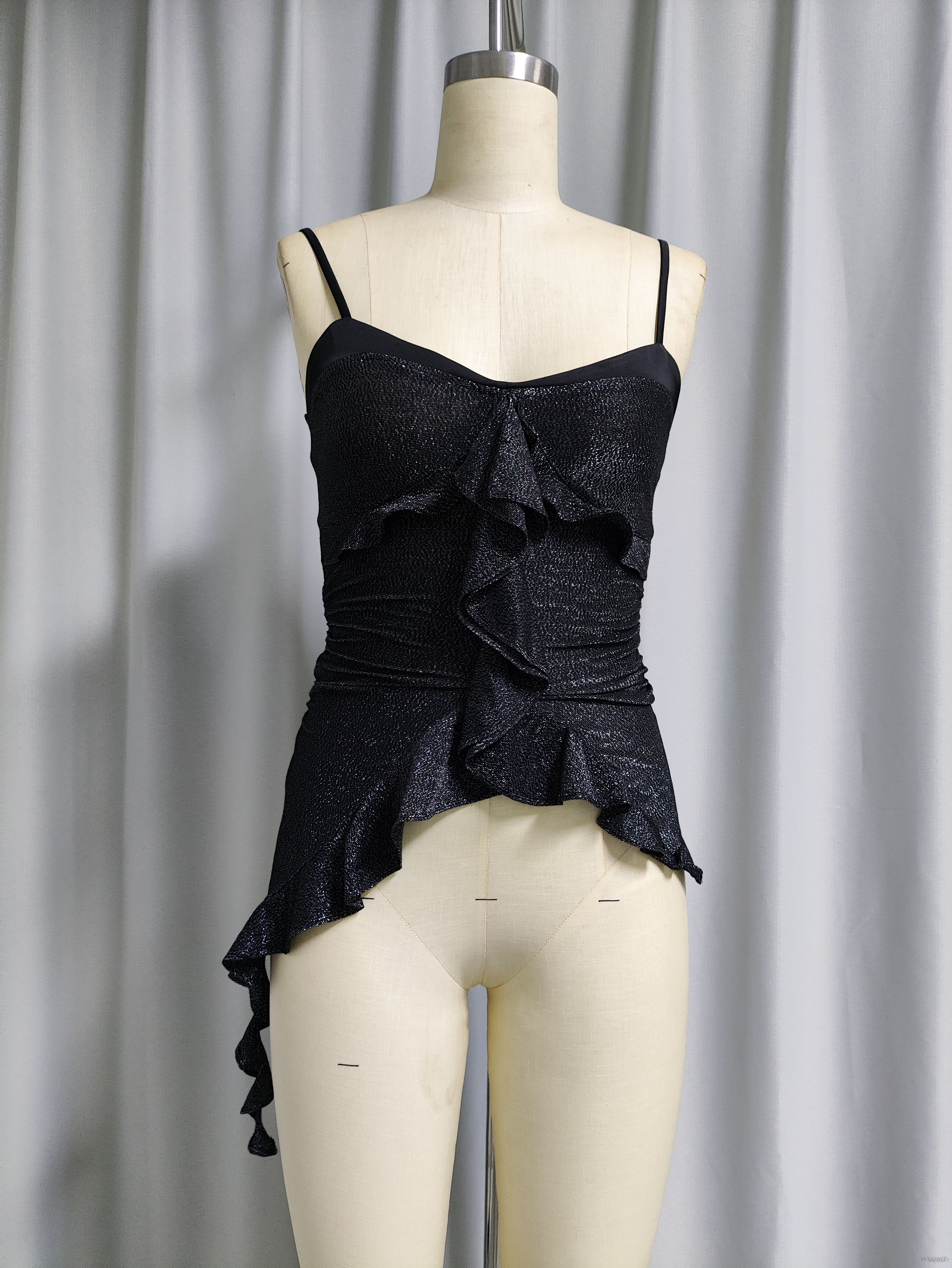 Top camisero asim&eacute;trico con volantes y lentejuelas para mujer