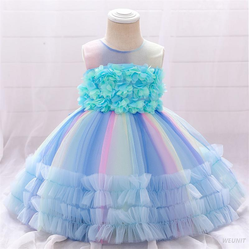 Vestido de ni&ntilde;a de flores de raso con elegancia dorada con lazo en la espalda