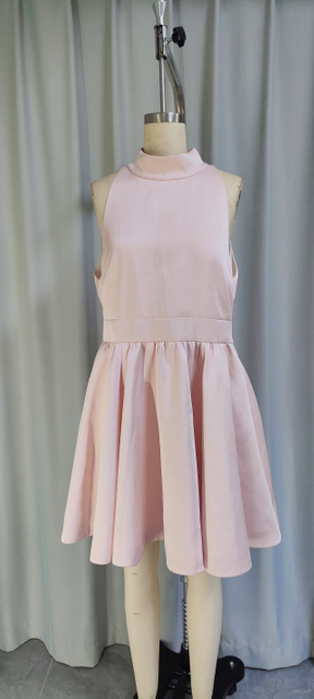 Minivestido evas&eacute; con cuello halter rosa