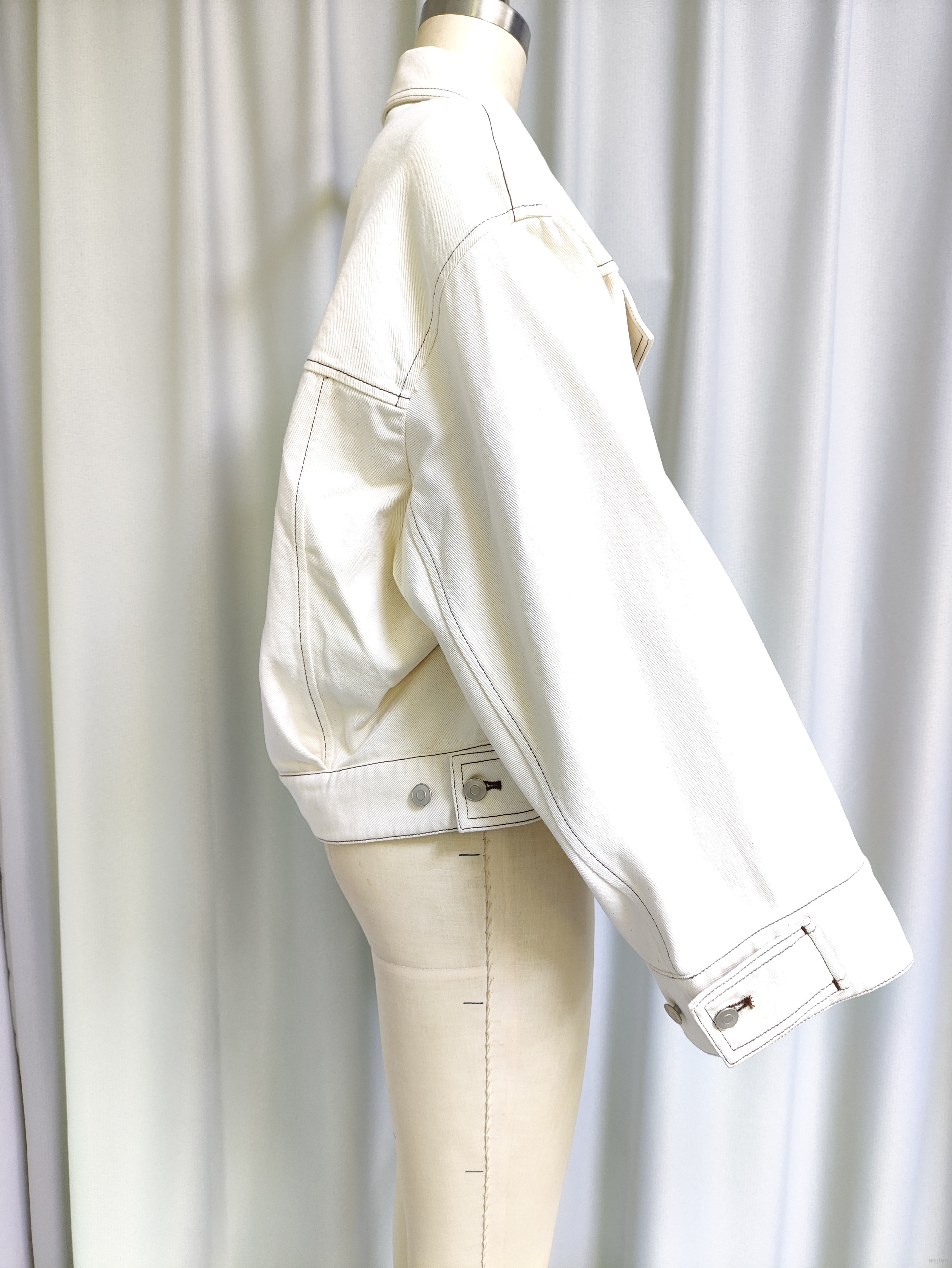 ChicChaqueta vaquera blanca - Timeless Elegance