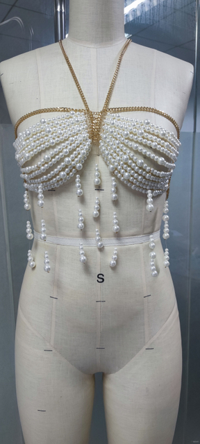 Cadena adornada con perlas - Bralette con tiras hecho a mano