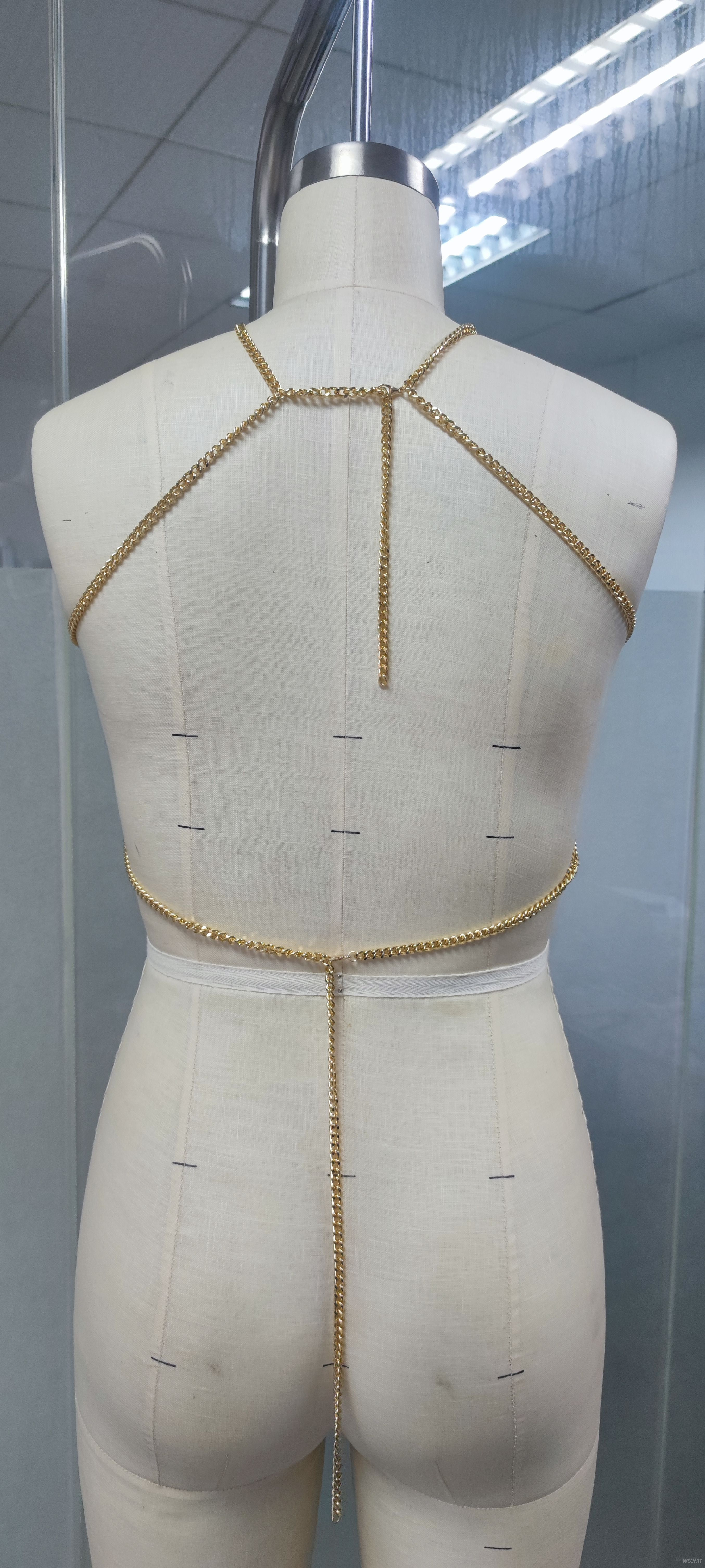 Cadena adornada con perlas - Bralette con tiras hecho a mano