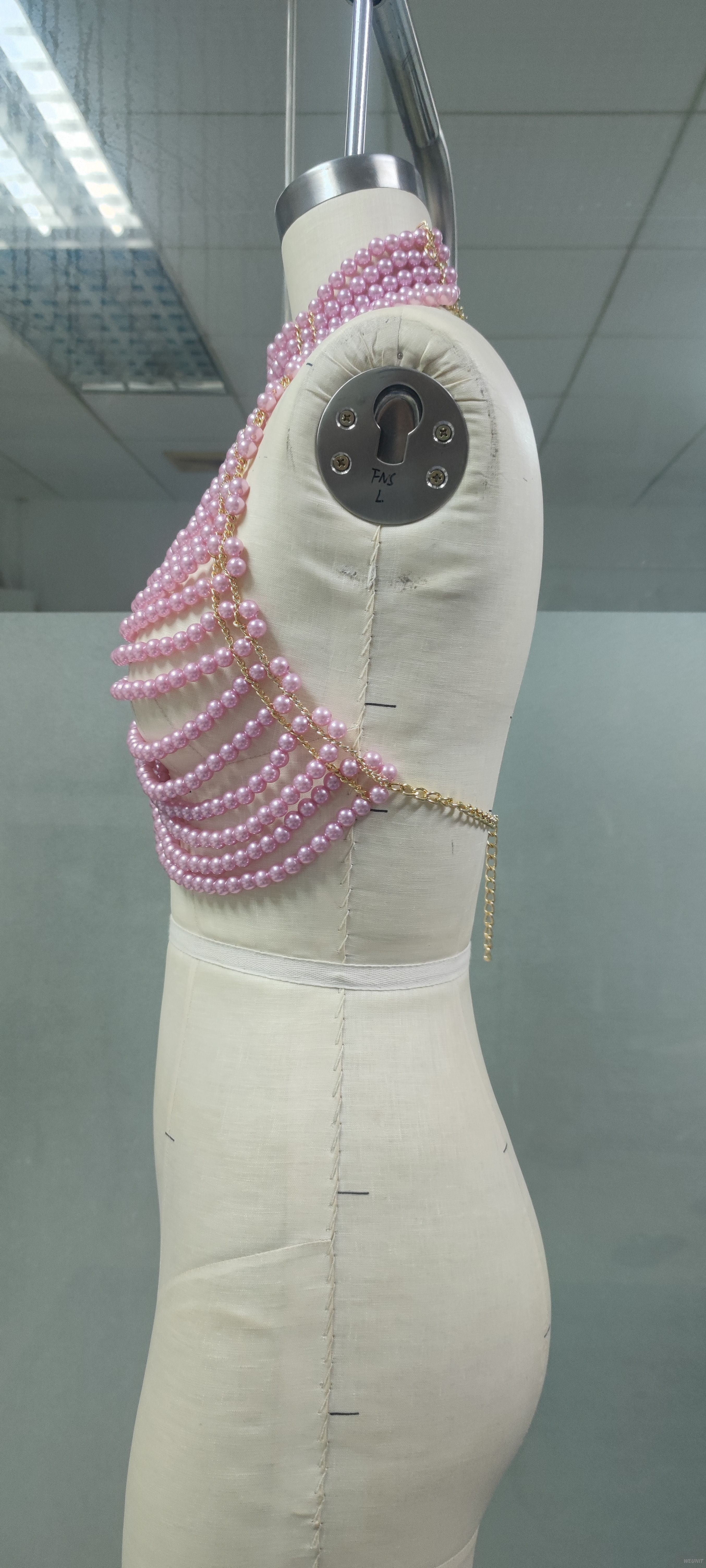 Exquisito top corto de crochet bordado con perlas HECHO A MANO