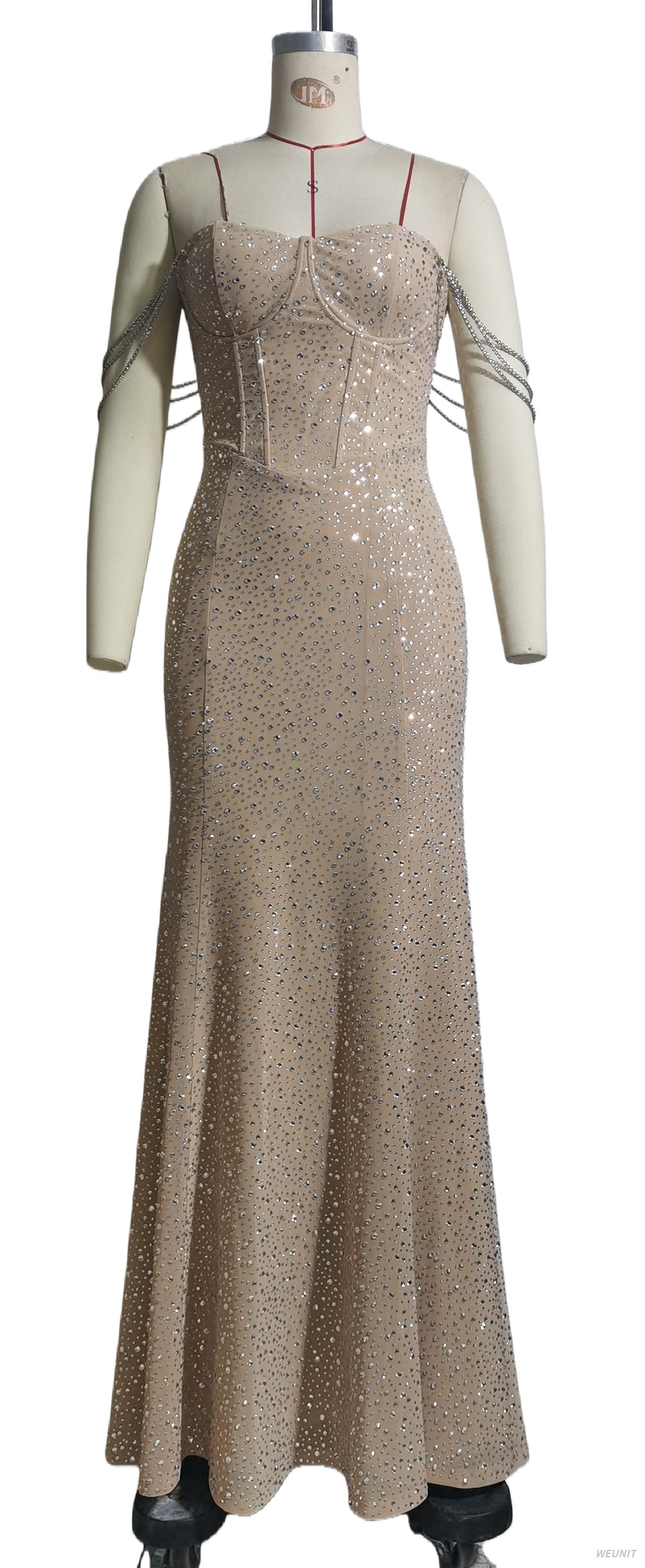 Vestido de noche de sirena con brillantes diamantes de imitaci&oacute;n termoadhesivos y tirantes adornados con cadenas