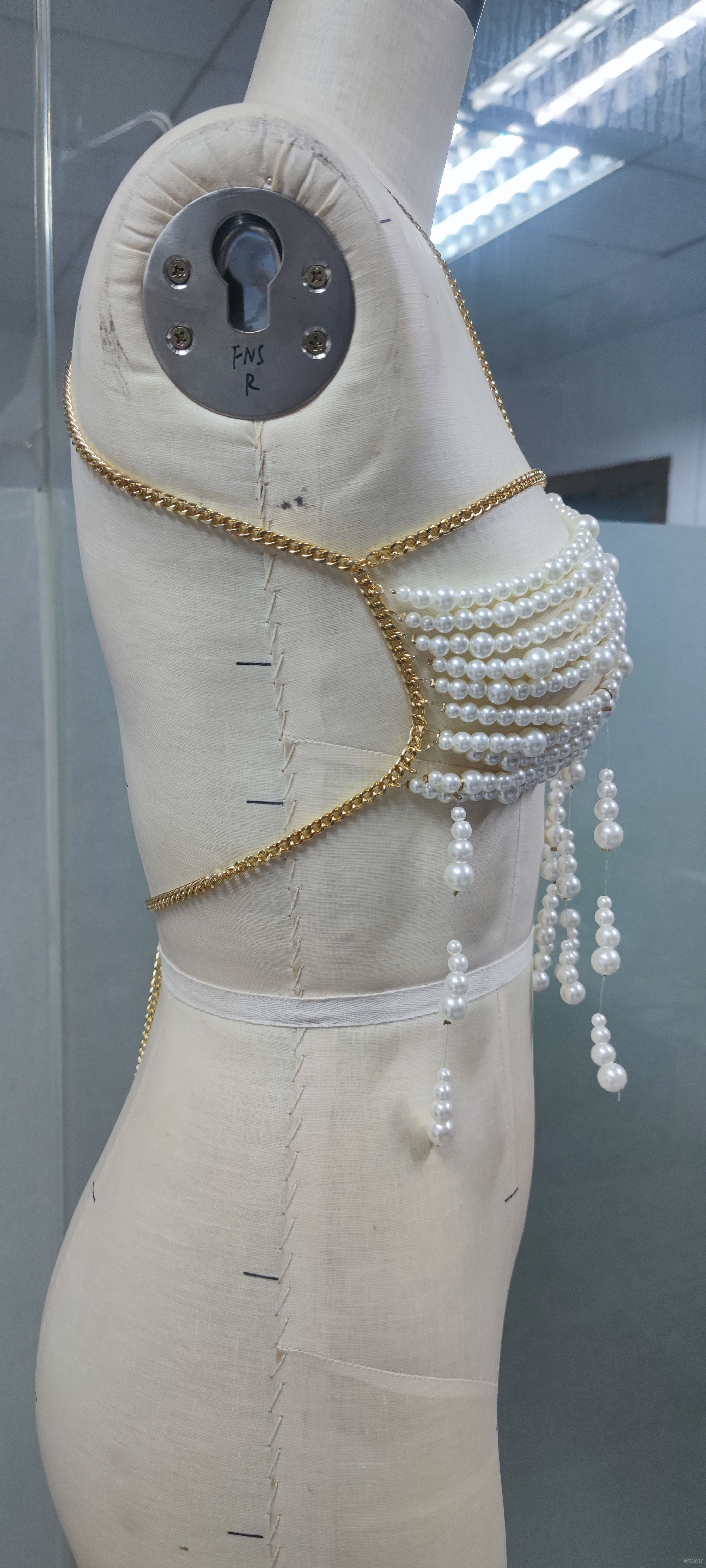 Cadena adornada con perlas - Bralette con tiras hecho a mano